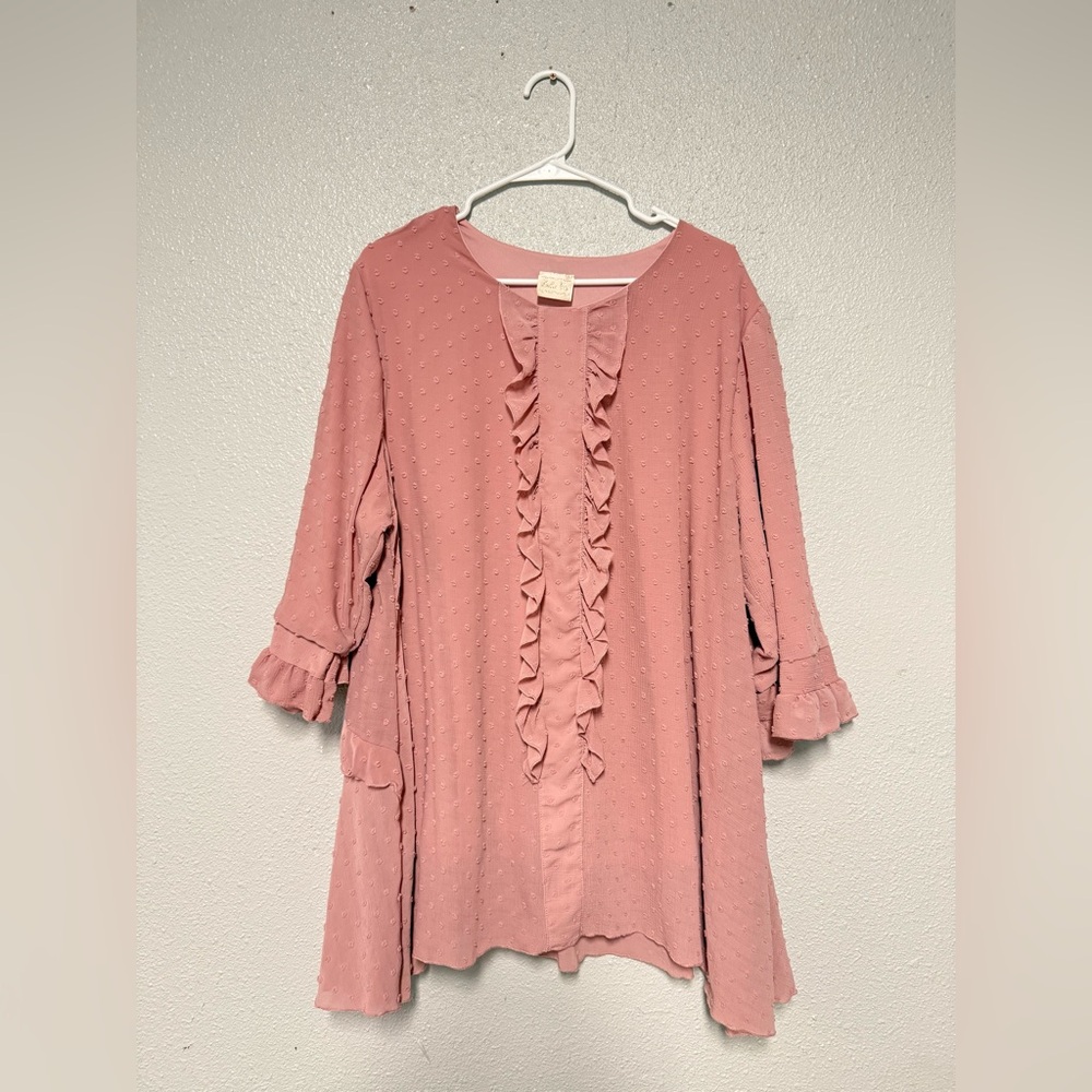 Chic Ruffled Blouse in Soft Pink